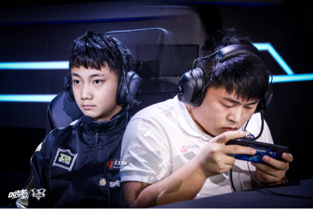 RNG前途光明!,阿扎伦卡新星表现优异表现突出上演精彩一战-爱游戏中国